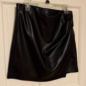 Aritzia Wilfred Angie Vegan Leather Mini Skirt A-Line Black Draped Womens Sz 10